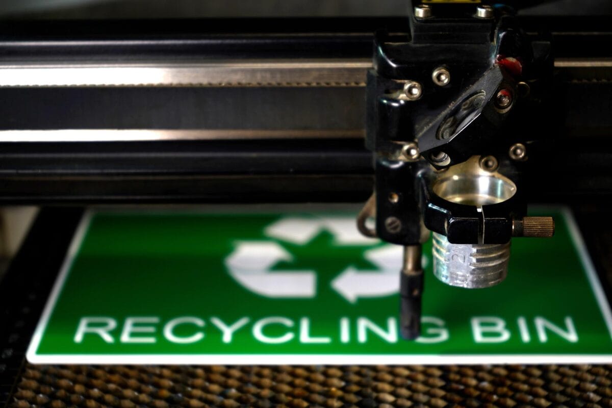 Kaiverretut kilvet ja kaiverretut kyltit